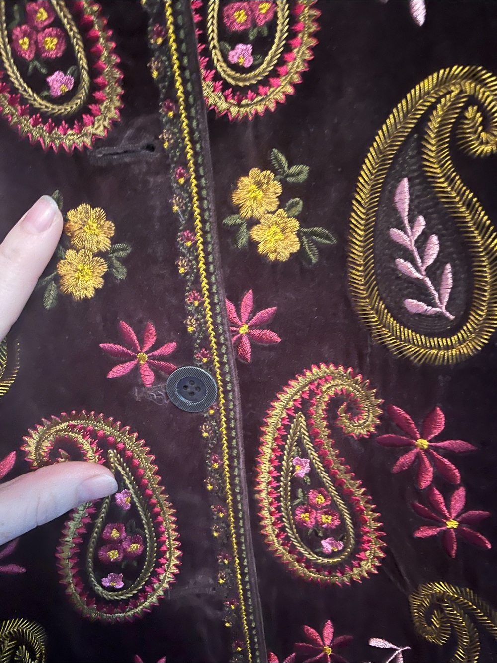 Retro Brown Velvet Coat with Paisley Embroidery - Picture 2 of 5